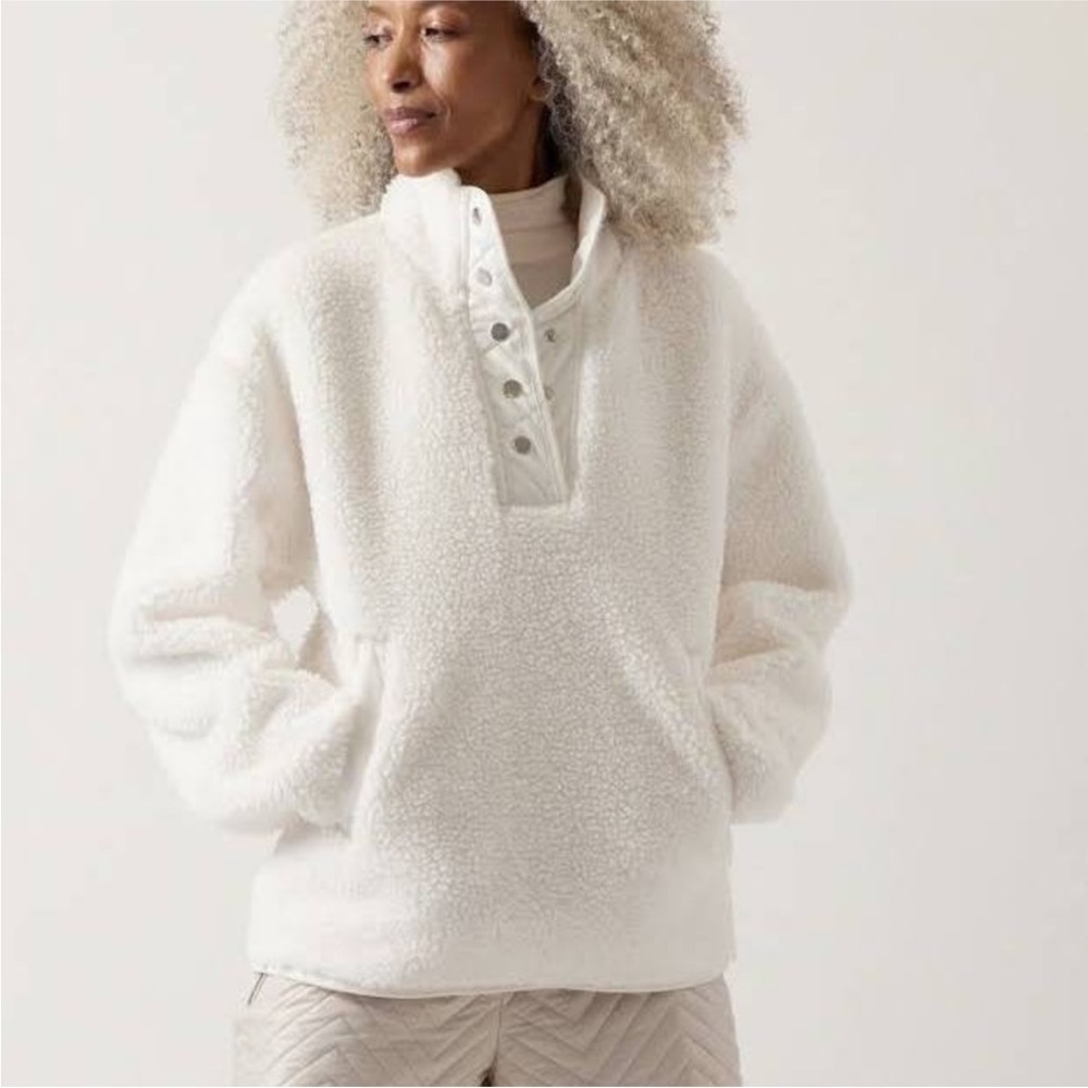 Athleta Cozy Sherpa Snap
Sweatshirt in Ivory - Size XS